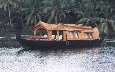 Kerala tour packages,kerala House boat cruise,Back waters of kerala , Munnar tour, South indian tour packages, Hillstation tour kerala, Wildlife tour of kerala, Kumarakom Backwater tour,Aleppey Backwaters, Snake boat race, Kochi, periyar, Kovalam, poovar island resort holiday packages, southindian holidays ,Varkala Beach tour, Chineese fishing nets , Fortkochi, cochin backwater tour, periyar wildlife sanctuary, Kumarakom bird sanctuary, Country boat cruise, village tour of kerala, Ayurveda packages, Kotakkal aryavaidya sala, Ayurveda treatments, Kathakali